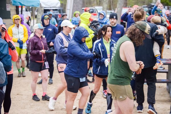The start crowd on the beach on race morning